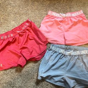 3 pairs of Under Armor shorts.